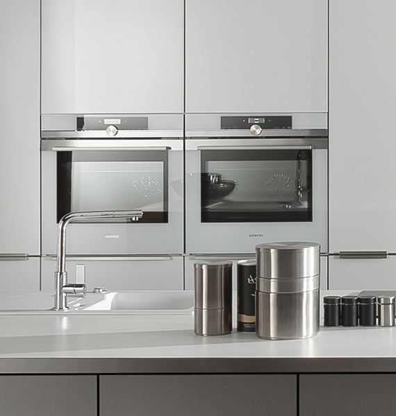 Bílé vestavěné spotřebiče